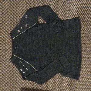 Gray Raglan top with grommets and zippers, sz S